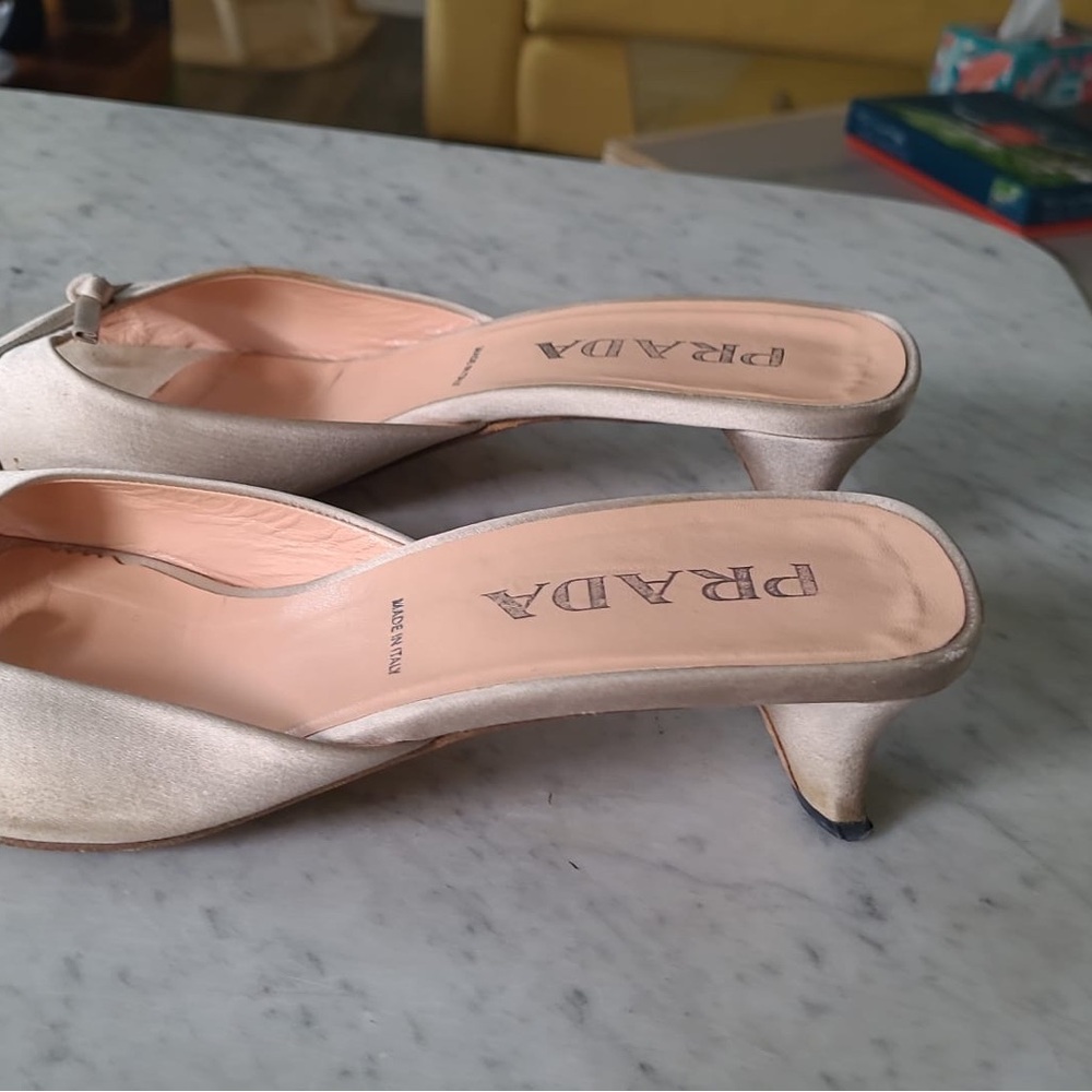 **Vintage PRADA** creme satin mule w kitten heel and bow!
